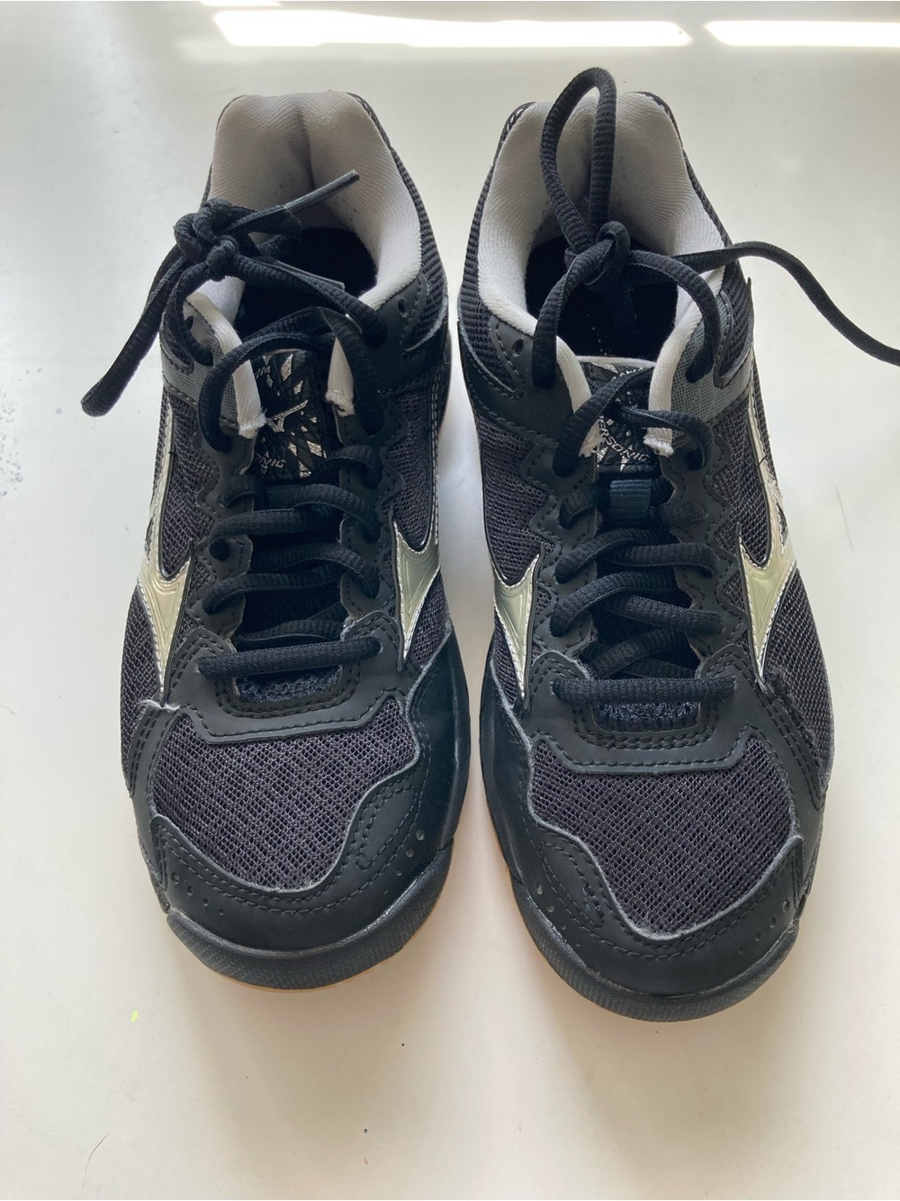 Mizuno Black and Silver Men’s Athletic Trainers